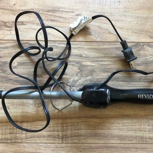 Revlon Perfect Heat 1/2” Ceramic Spring Curling Iron, Black